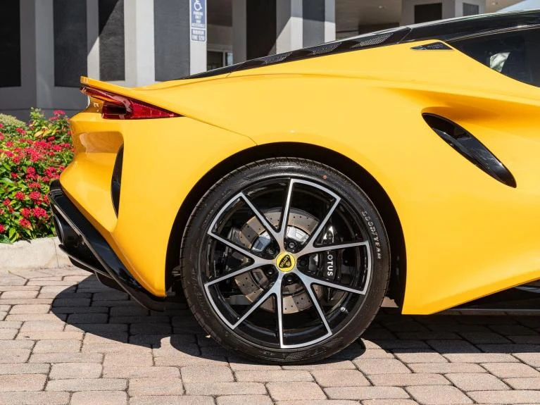 2027 Lotus Emira V6 SE, 30/30