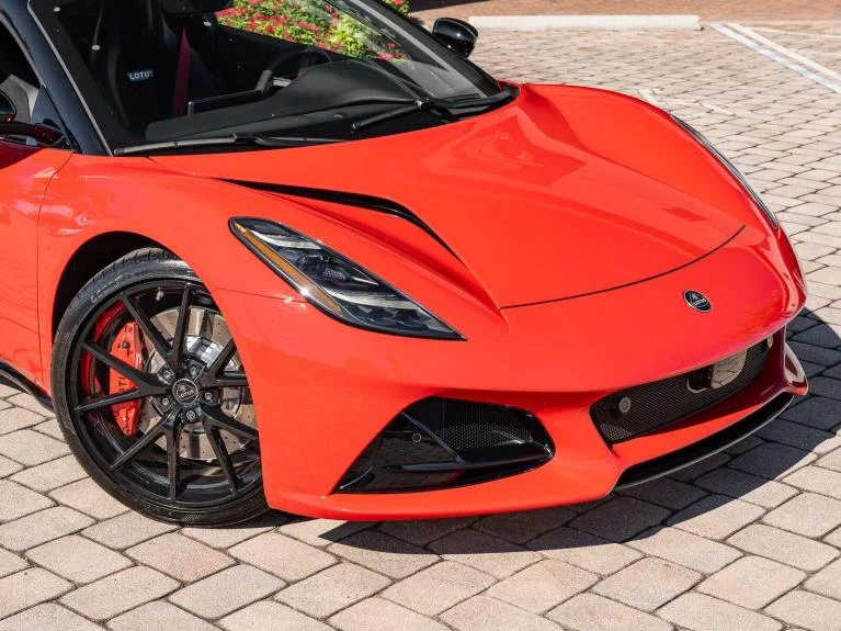 2026 Lotus Emira V6 SE, 6/30