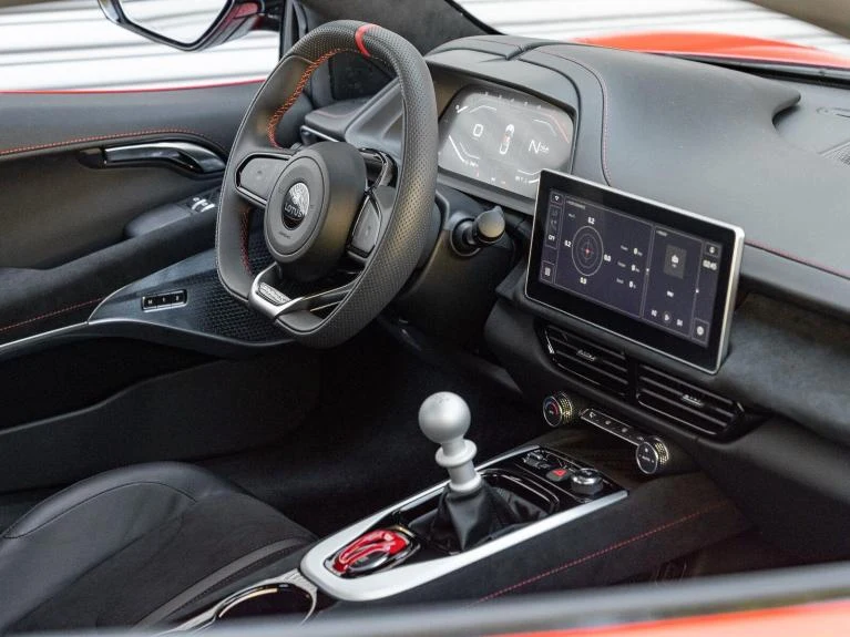 2026 Lotus Emira V6 SE, 15/30