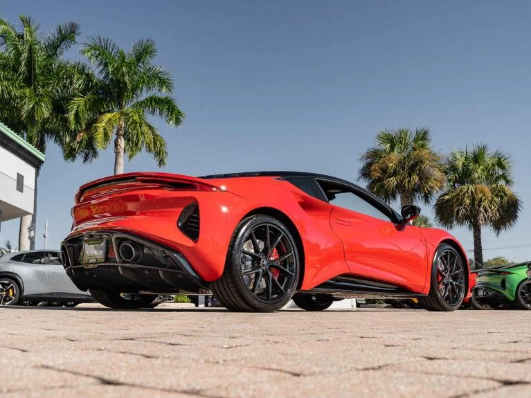 2026 Lotus Emira V6 SE, 18/30