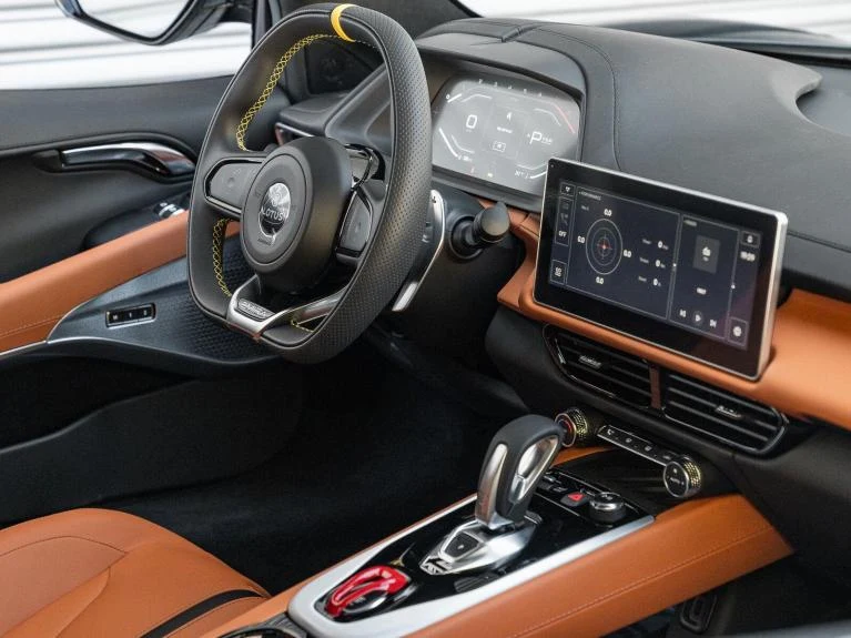 2027 Lotus Emira Turbo SE, 17/30