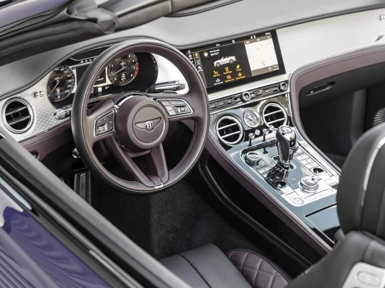 2023 Bentley Continental GTC V8, 19/30