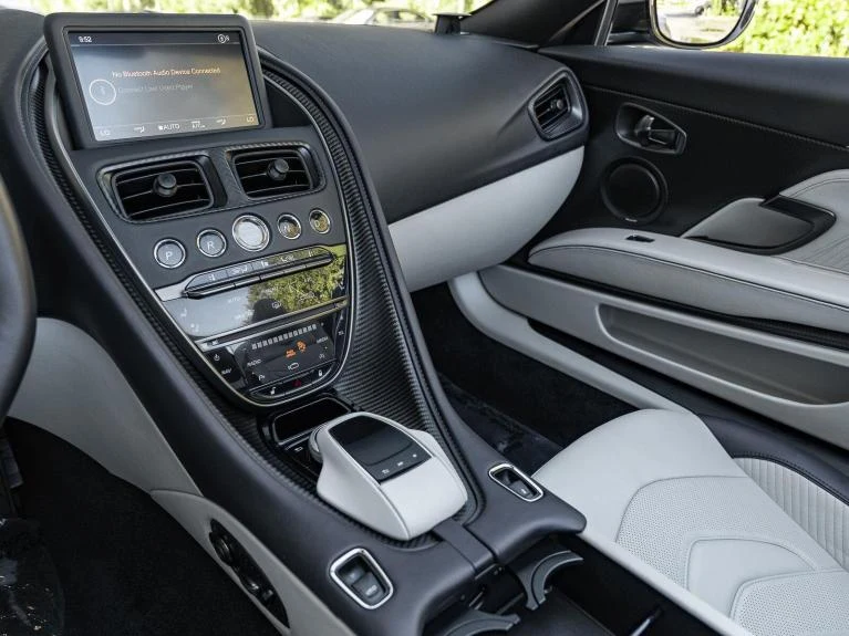 2023 Aston Martin DBS 770 Ultimate Volante, 28/30