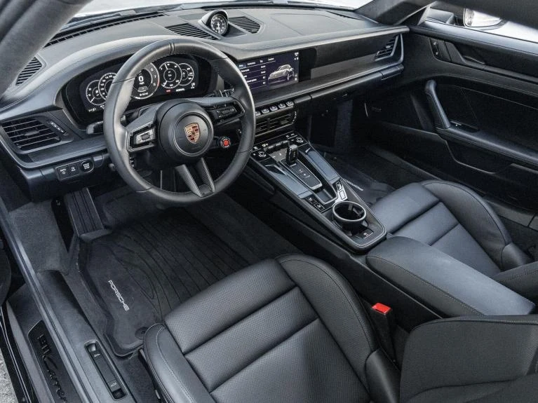 2026 Porsche 911 Carrera 4 GTS, 2/30