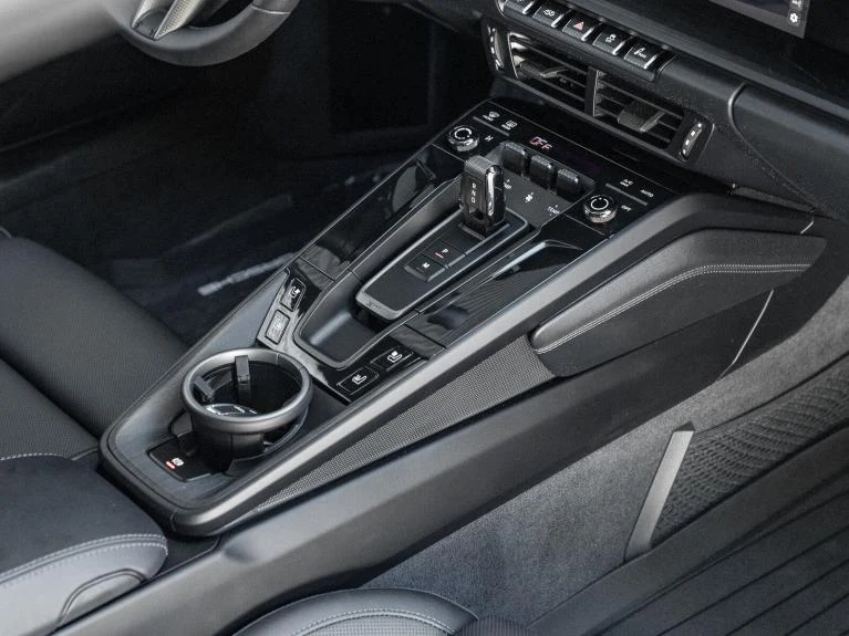 2026 Porsche 911 Carrera 4 GTS, 19/30