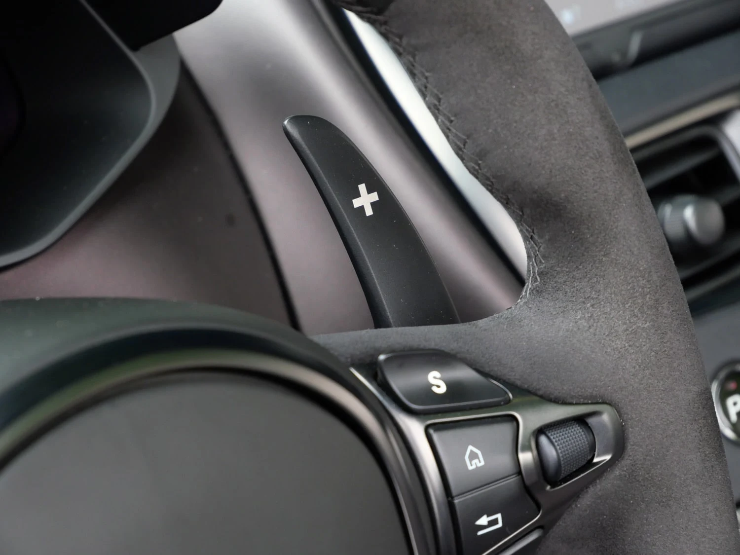 2023 Aston Martin DBS Volante interior, Metallic Black