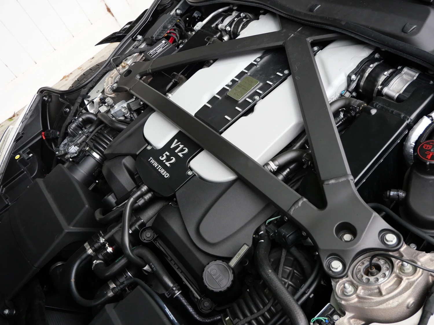 2023 Aston Martin DBS Volante engine