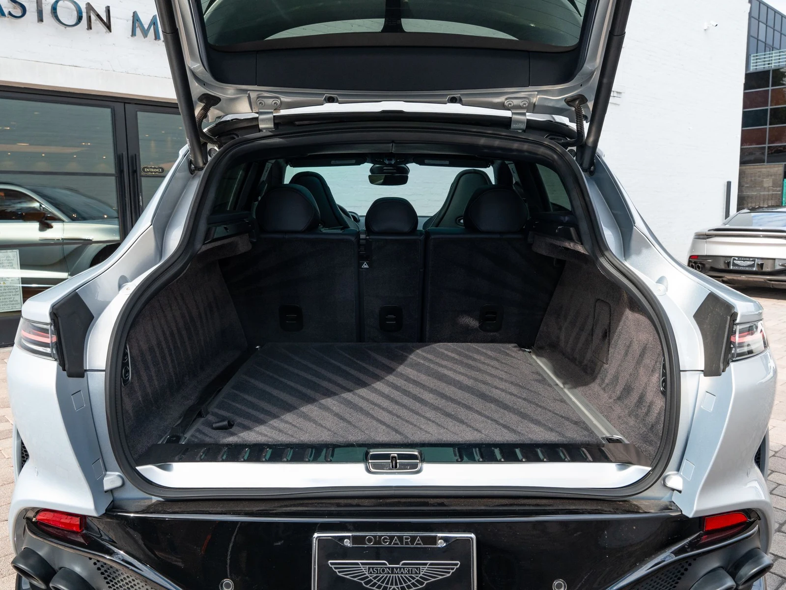 2023 Aston Martin DBX707 trunk