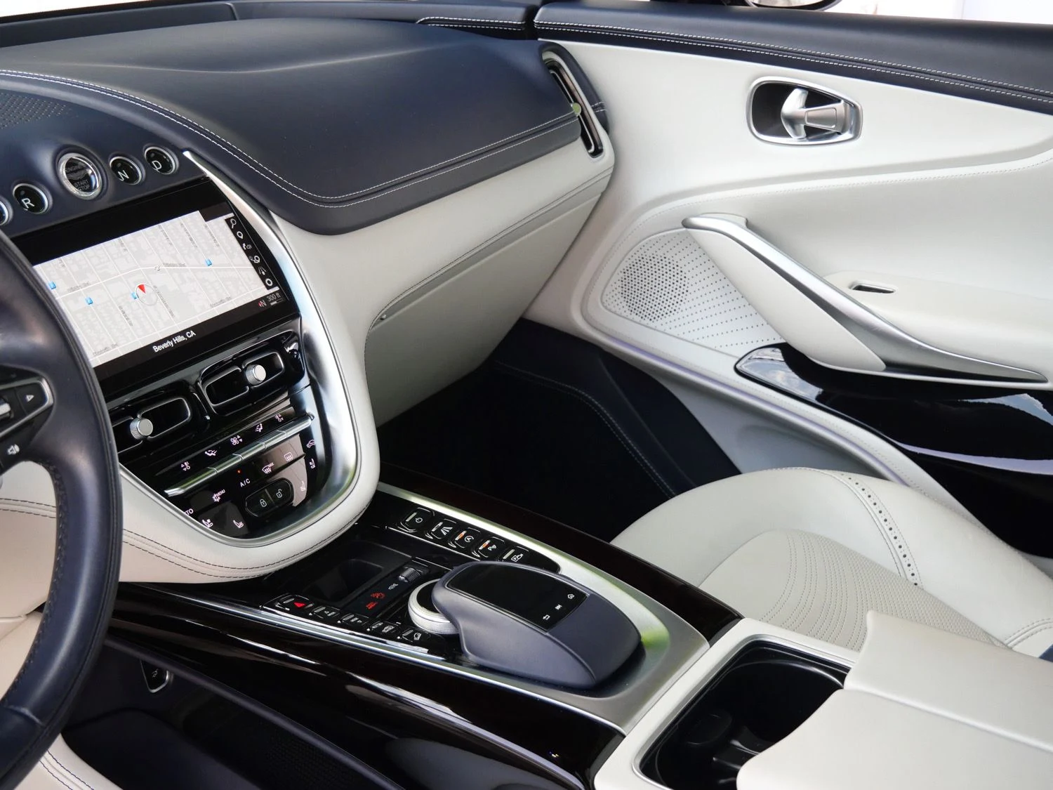 2023 Aston Martin DBX for sale, photo 14 of 29