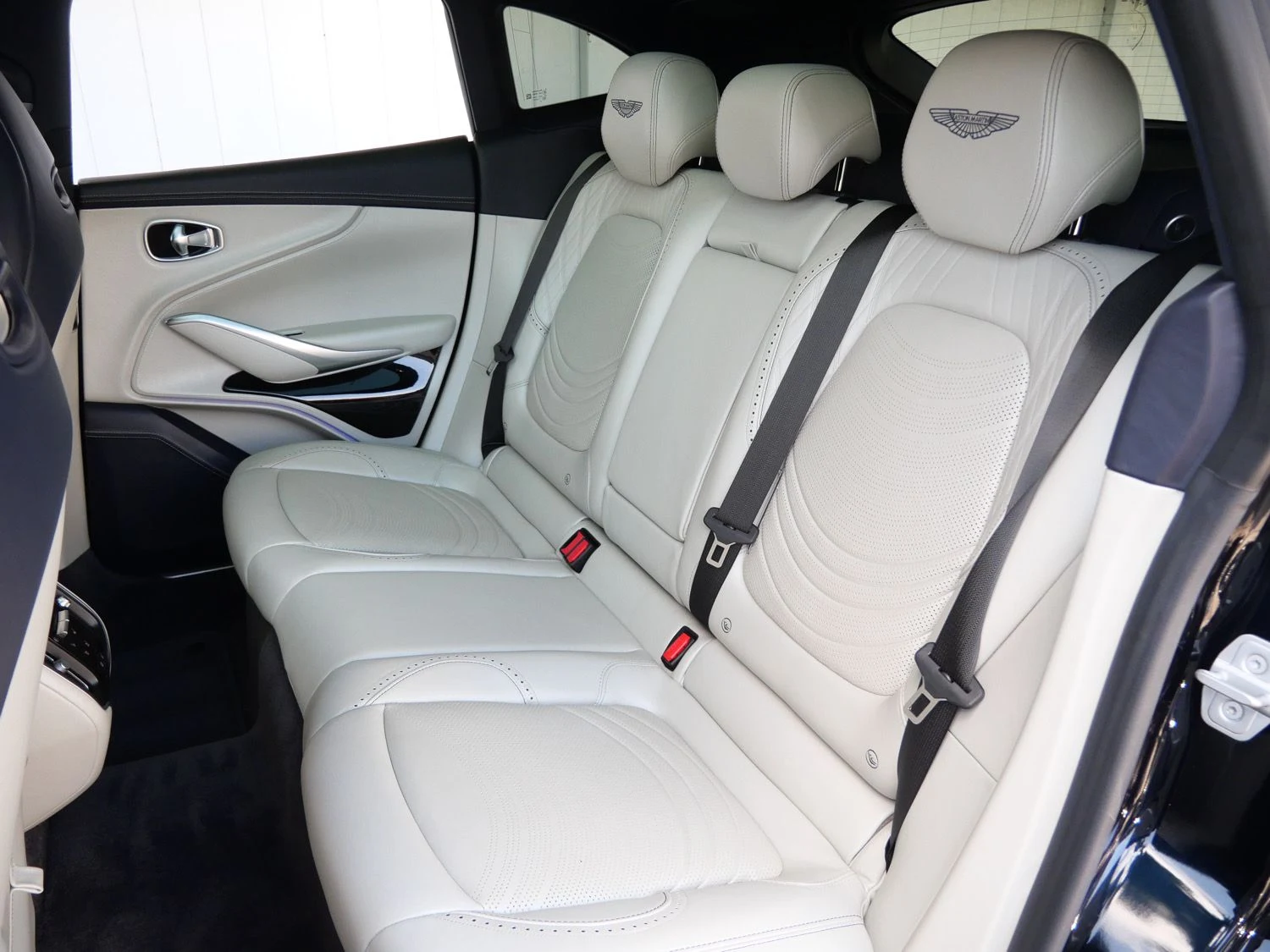 2023 Aston Martin DBX interior, seats, Dark Knight