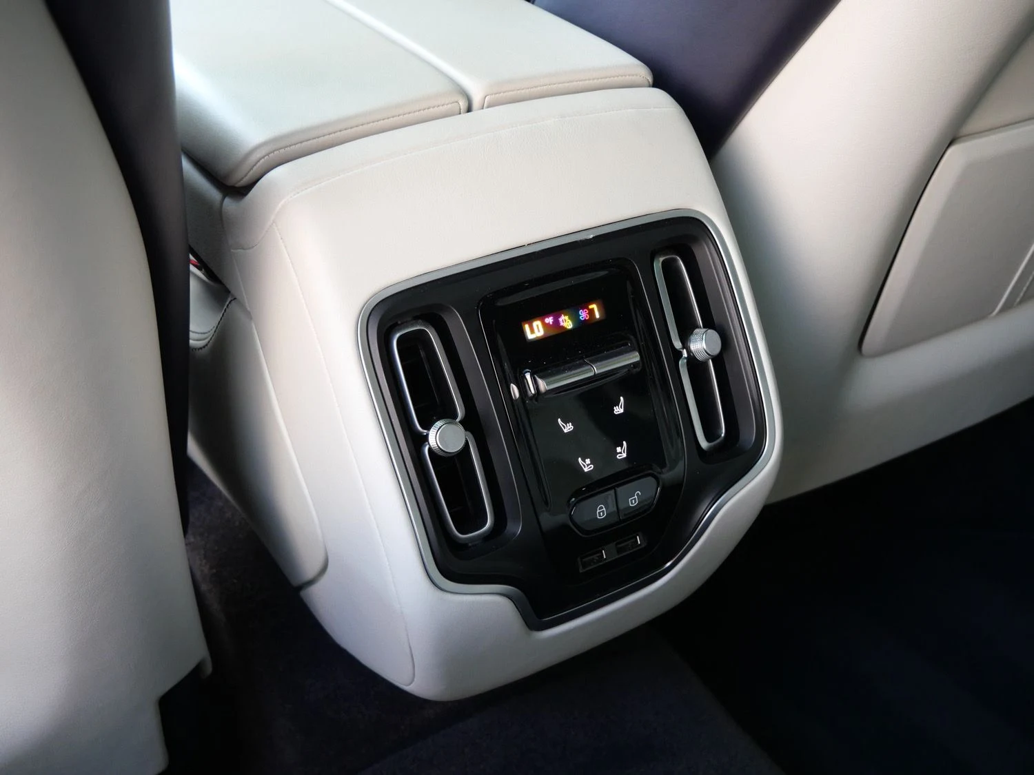 2023 Aston Martin DBX for sale, photo 19 of 29