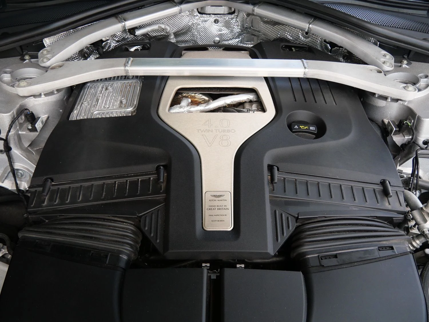 2023 Aston Martin DBX engine