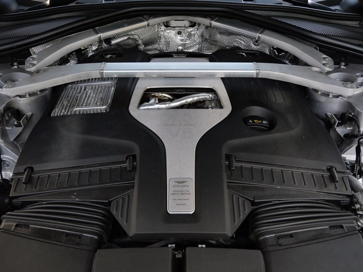 2023 Aston Martin DBX707 engine