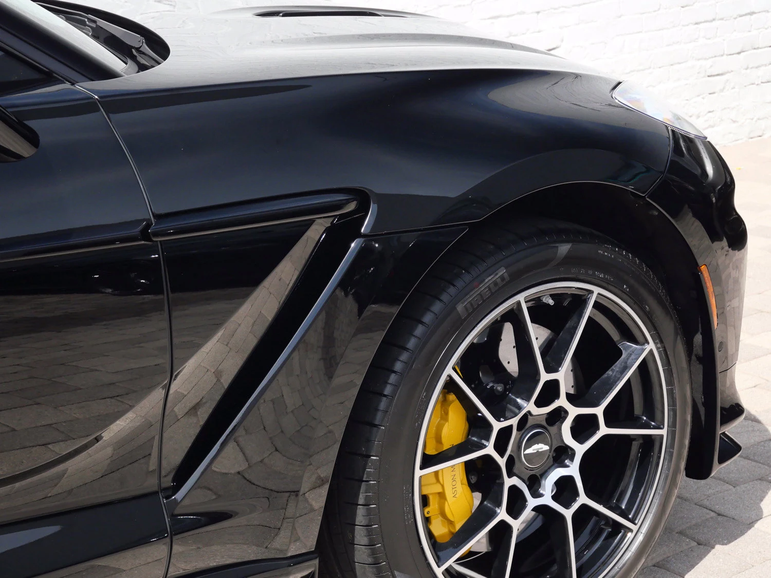 2023 Aston Martin DBX707 for sale, exterior, Black