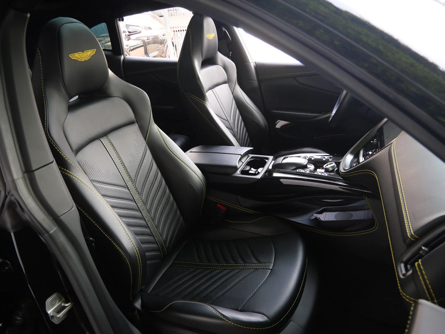2023 Aston Martin DBX707 interior, seats, Onyx Black