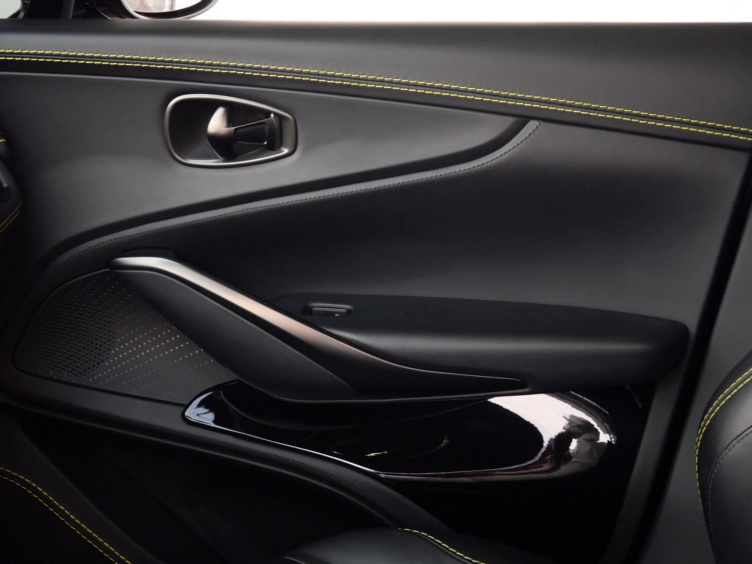 2023 Aston Martin DBX707 interior, door panel, Onyx Black