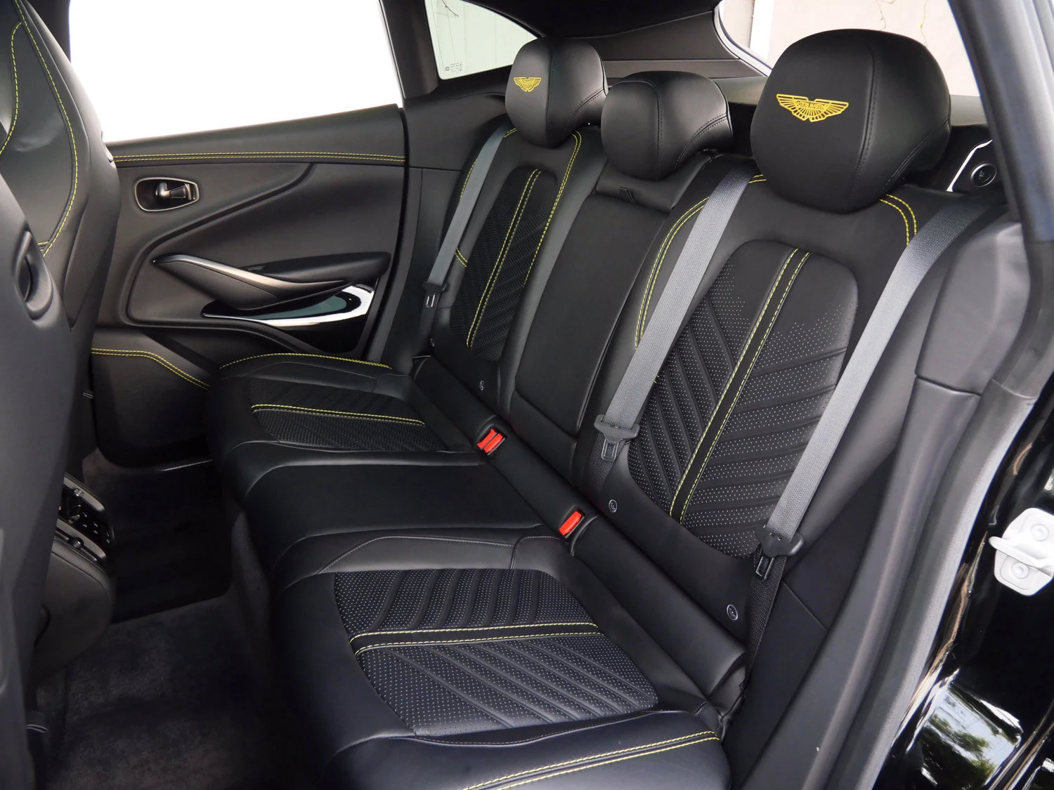 2023 Aston Martin DBX707 interior, seats, Onyx Black