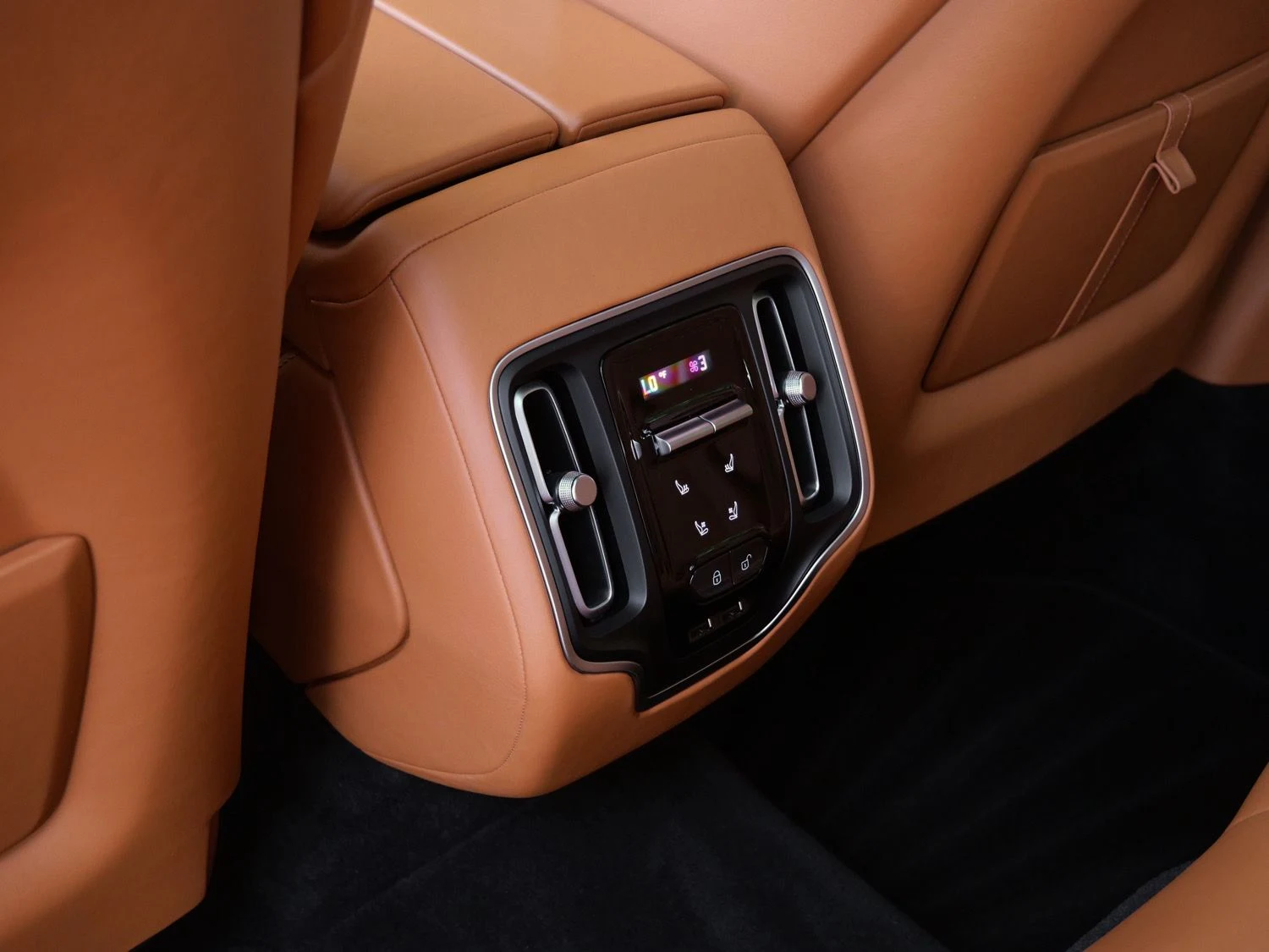 2023 Aston Martin DBX interior, Oxford Tan