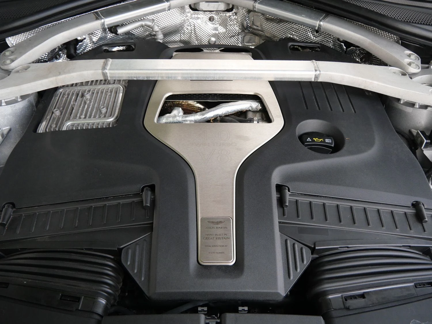 2023 Aston Martin DBX engine