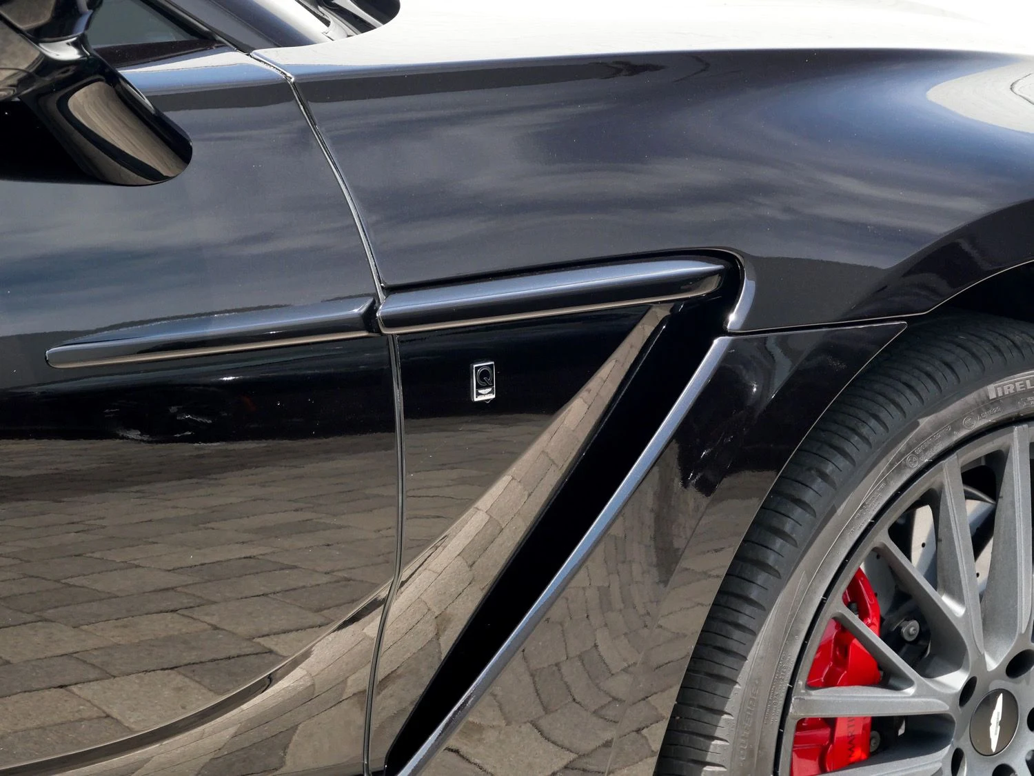 2024 Aston Martin DBX707 for sale, exterior, Black