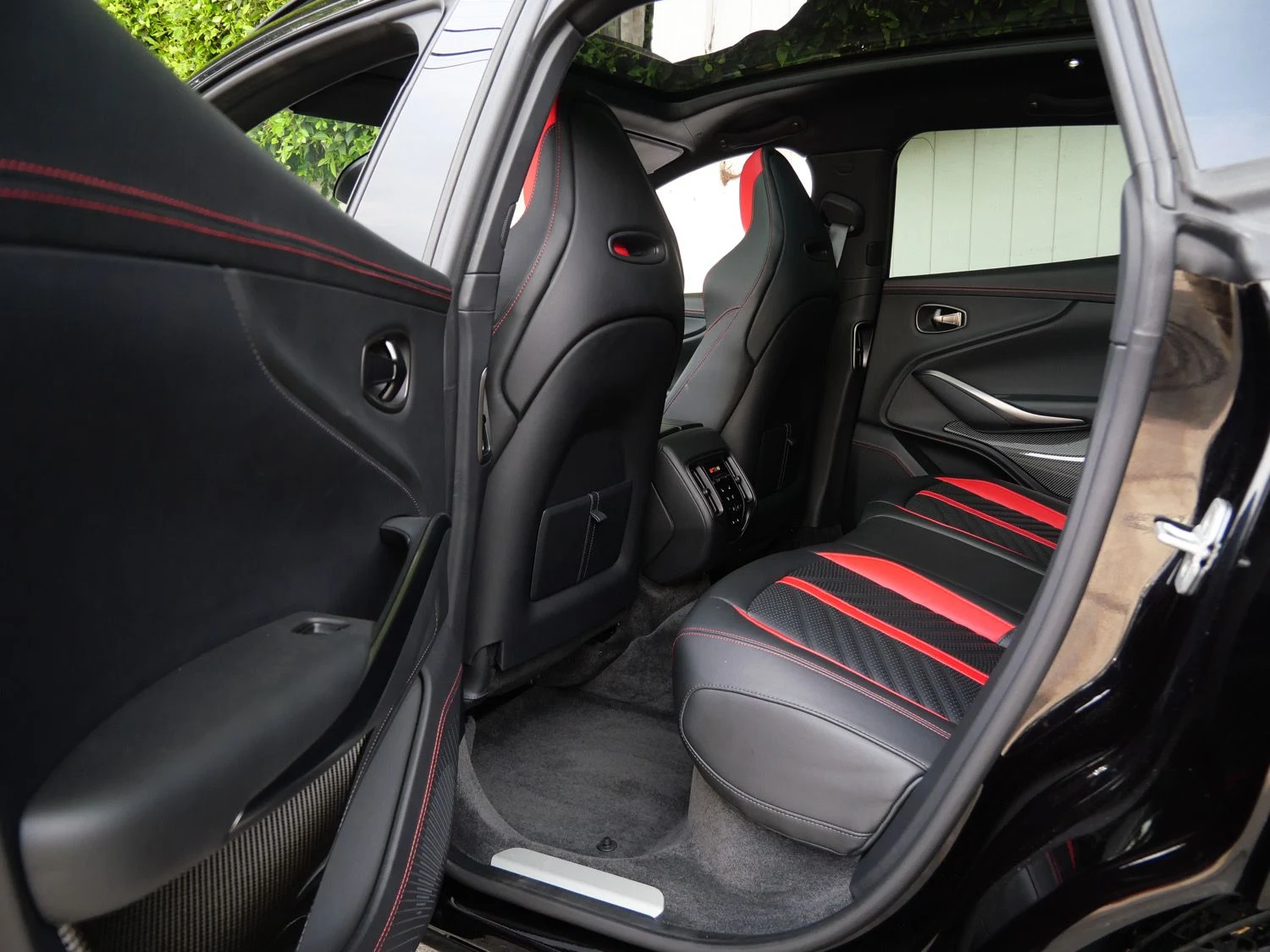 2024 Aston Martin DBX707 interior, seats, Onyx Black