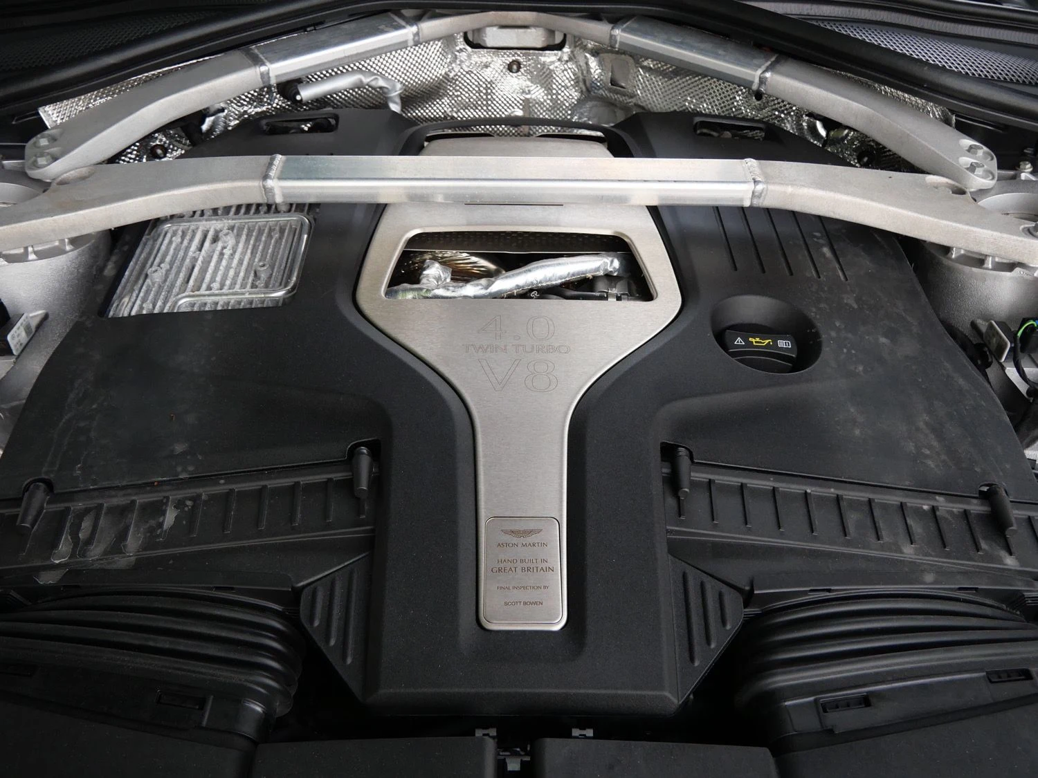 2024 Aston Martin DBX707 engine
