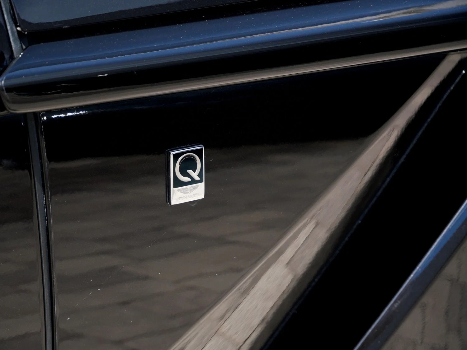 2024 Aston Martin DBX707 interior, door sill, Onyx Black