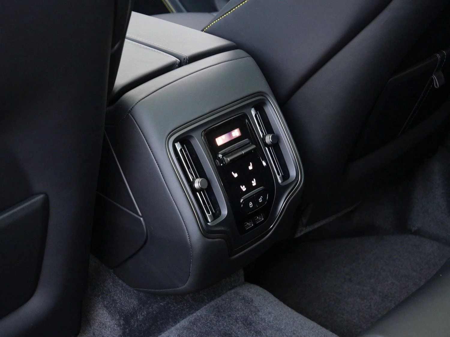 2026 Aston Martin DBX S interior, Onyx Black - Semi Anilin
