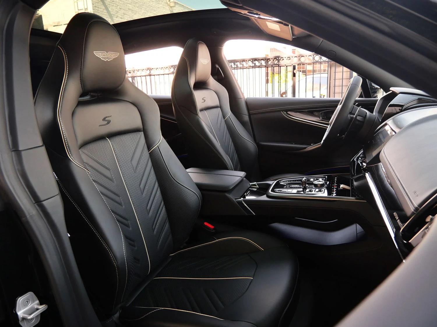 2026 Aston Martin DBX S interior, seats, Onyx Black - Semi Aniline