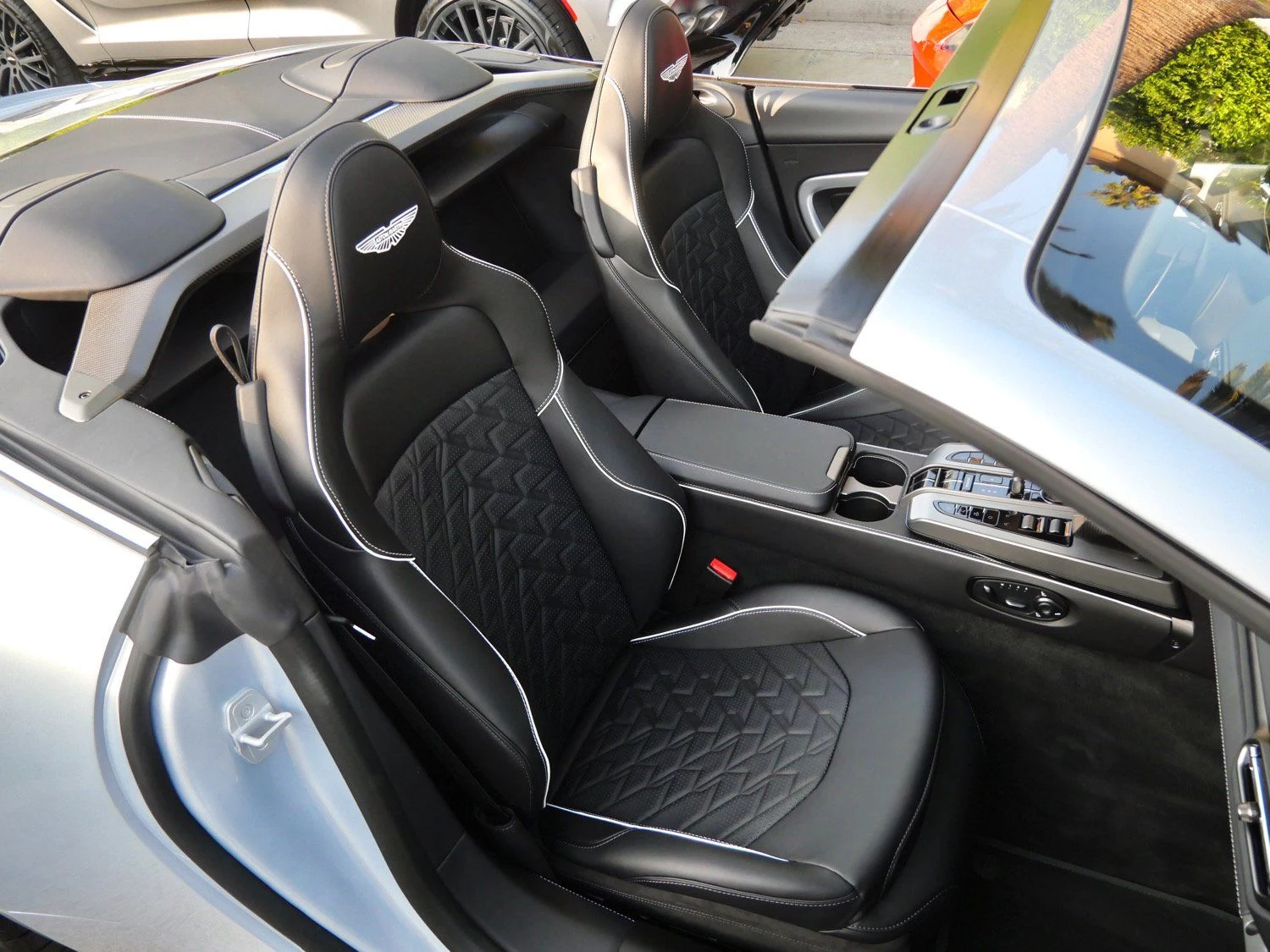 2026 Aston Martin Vanquish Volante interior, seats, Onyx Black - Semi Aniline / On