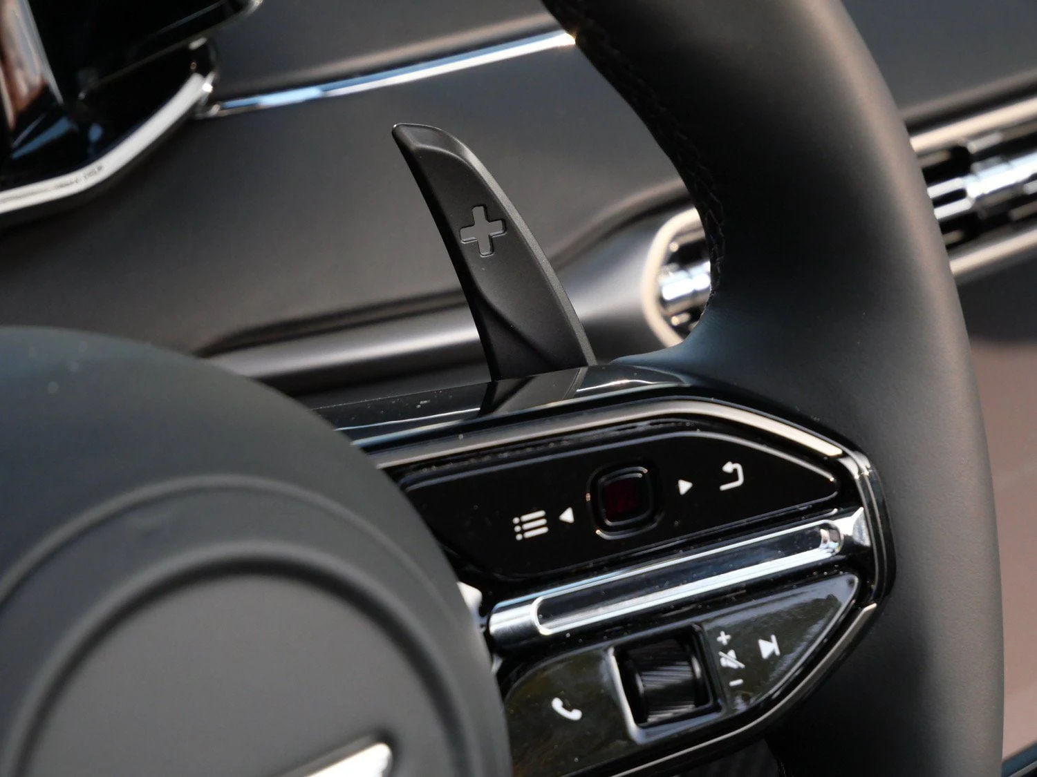 2026 Aston Martin Vanquish Volante interior, center console, Onyx Black - Semi Aniline / On