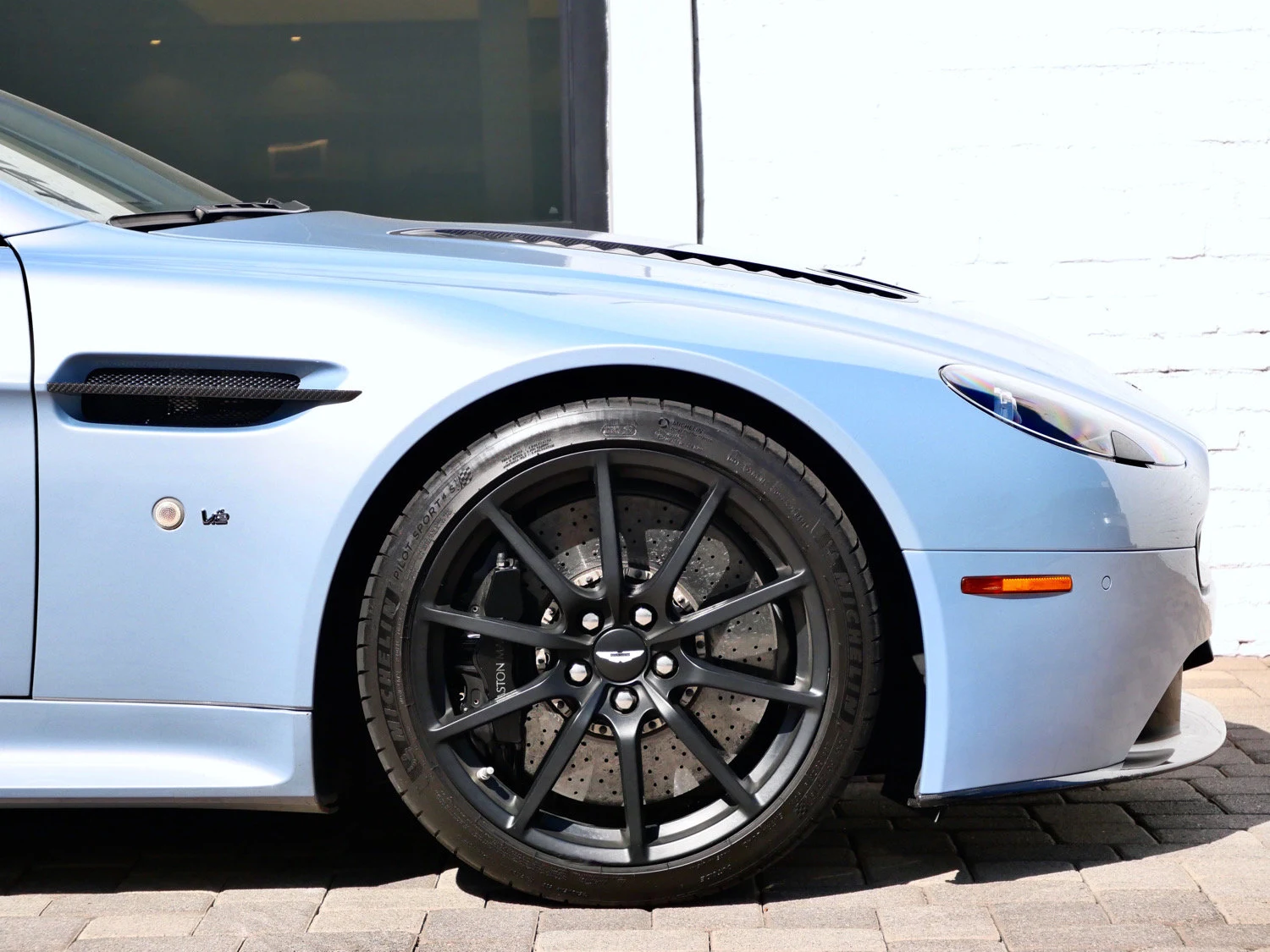 2015 Aston Martin V12 Vantage S Roadster for sale, exterior, Blue