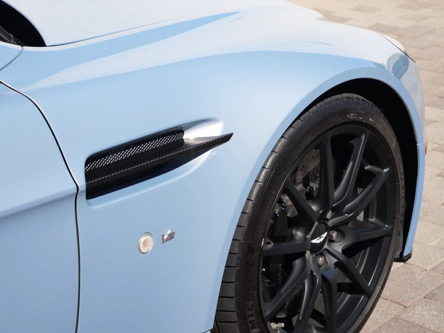 2015 Aston Martin V12 Vantage S Roadster for sale, exterior, Blue
