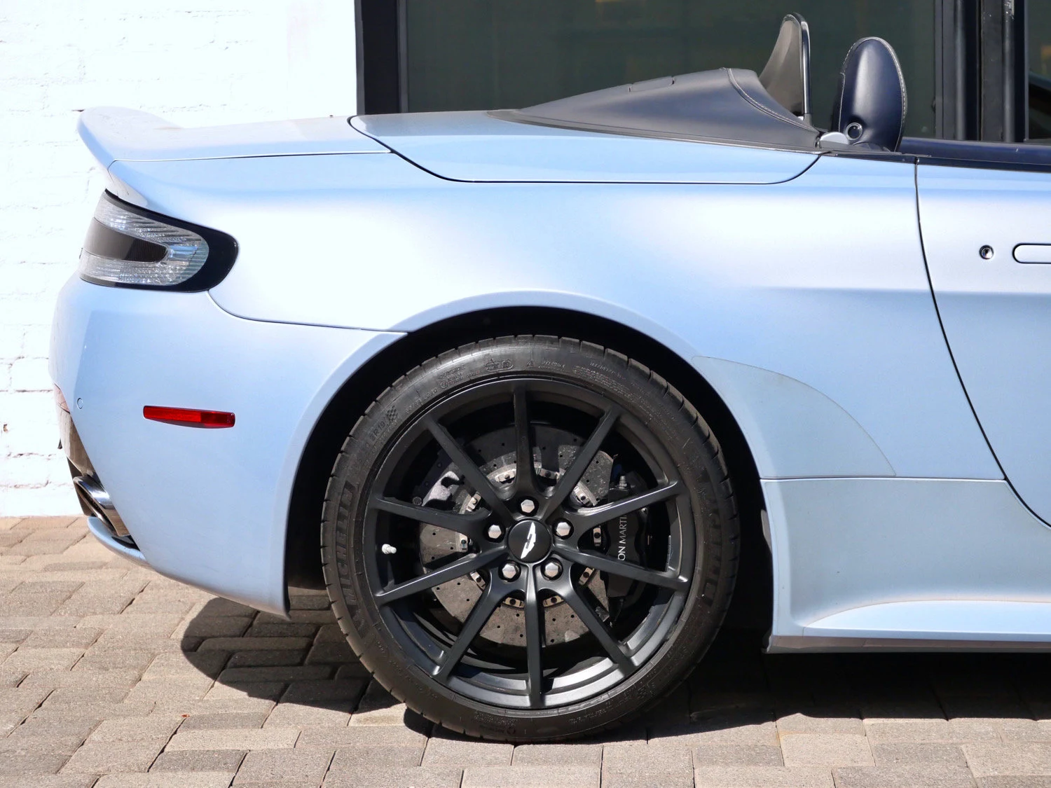 2015 Aston Martin V12 Vantage S Roadster for sale, exterior, Blue