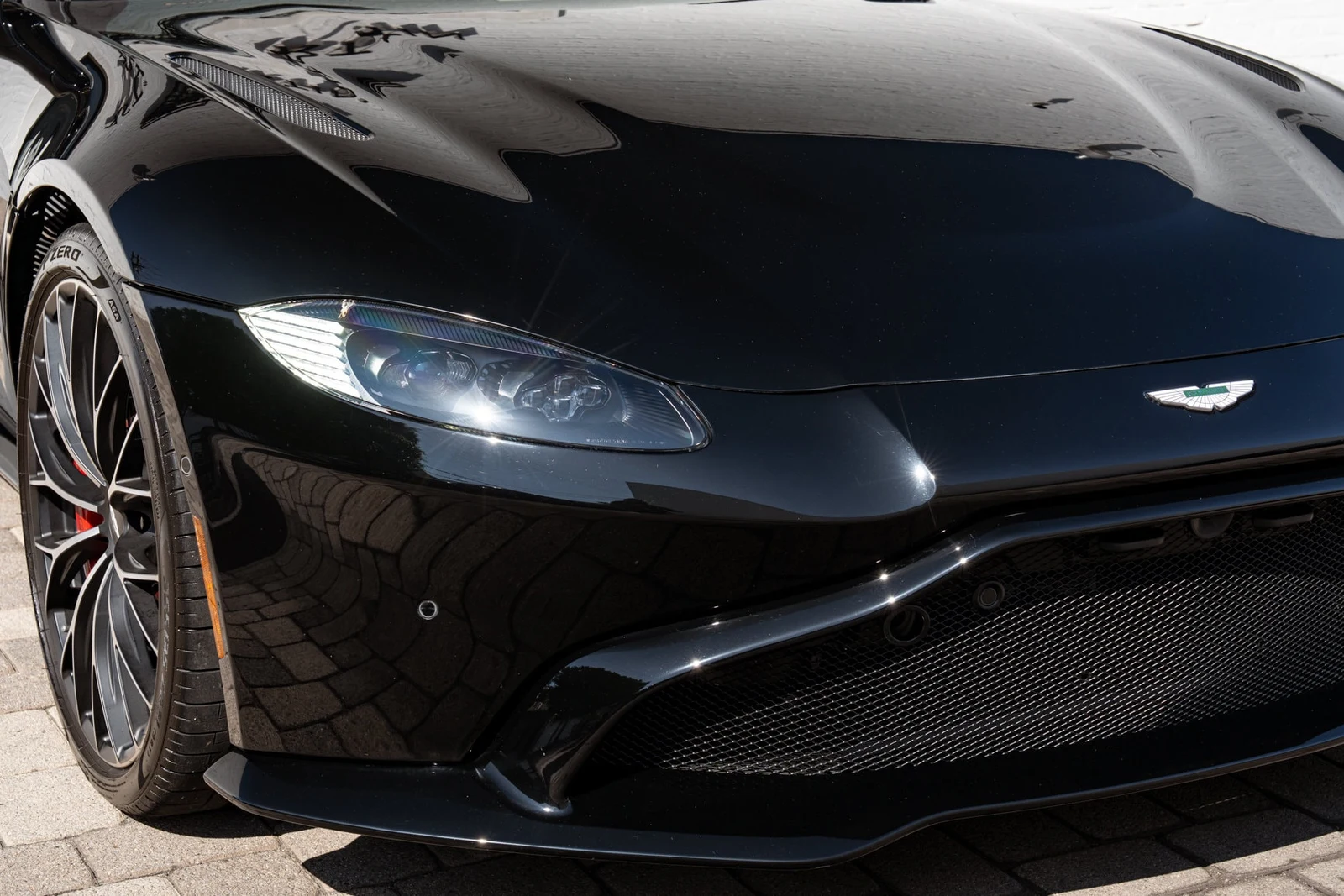 2023 Aston Martin Vantage Roadster for sale, exterior, Black