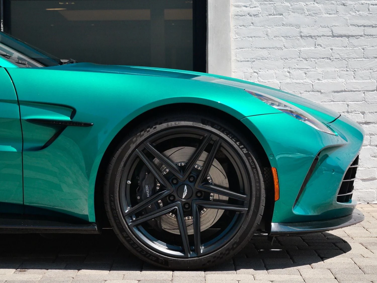 2025 Aston Martin Vantage for sale, exterior, Green