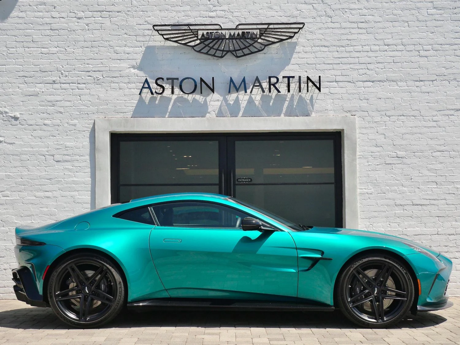 2025 Aston Martin Vantage for sale, exterior, Green