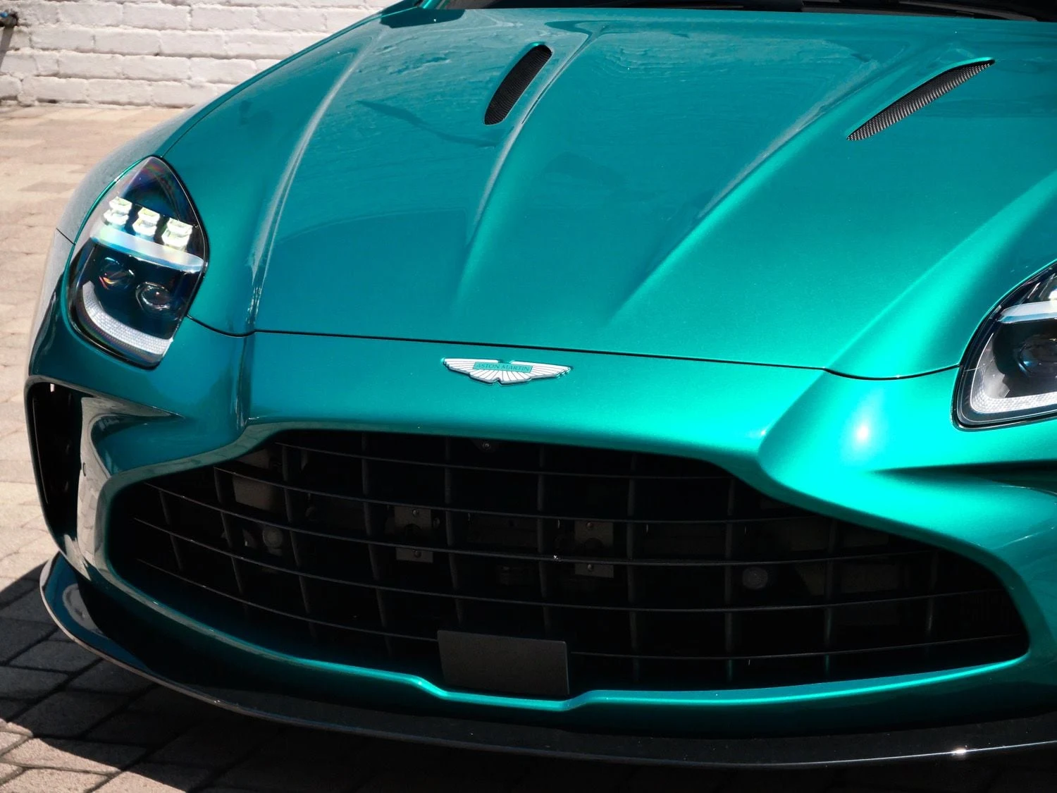 2025 Aston Martin Vantage for sale, exterior, Green