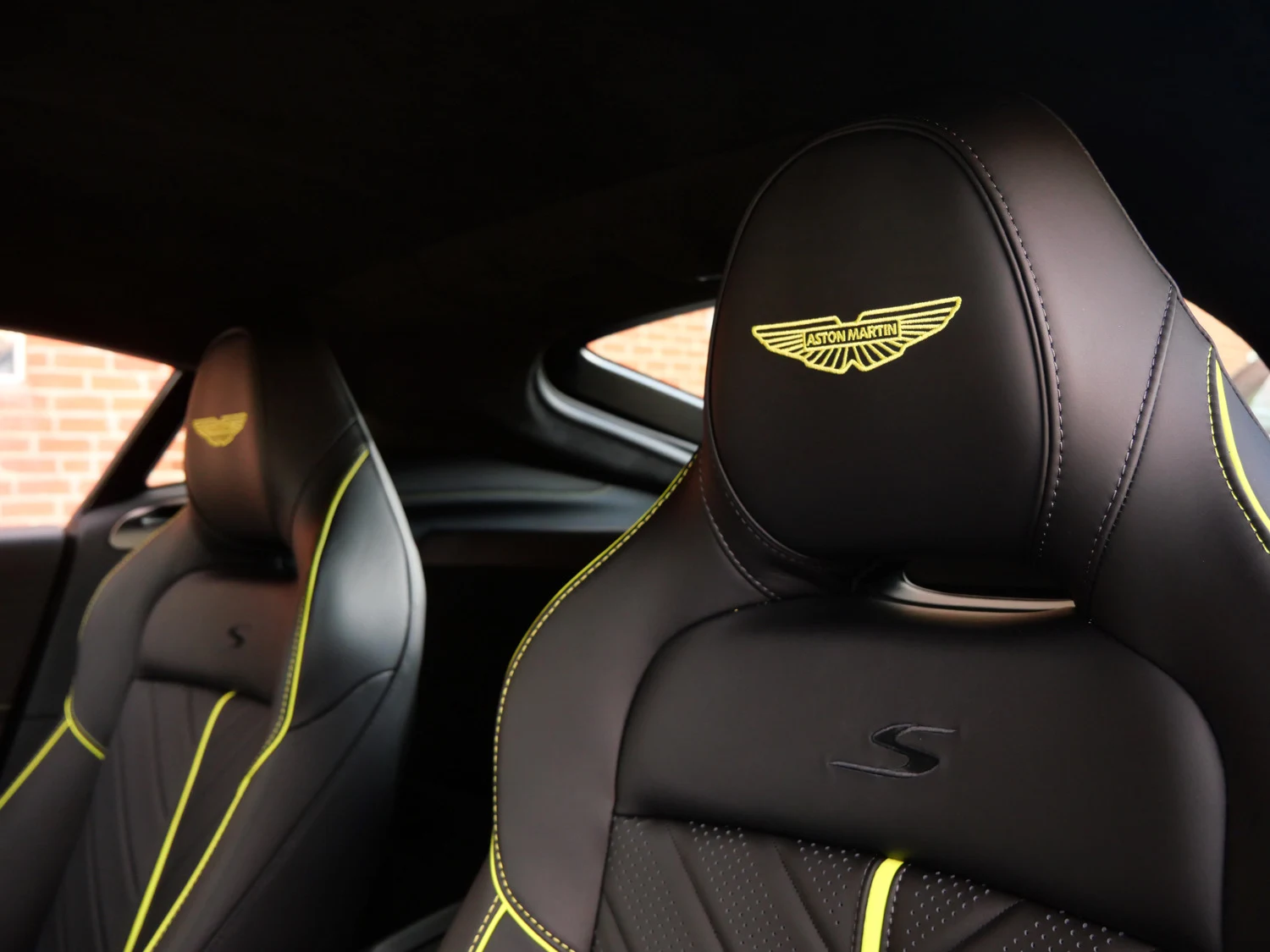 2026 Aston Martin Vantage S interior, seats, Onyx Black - Semi Aniline