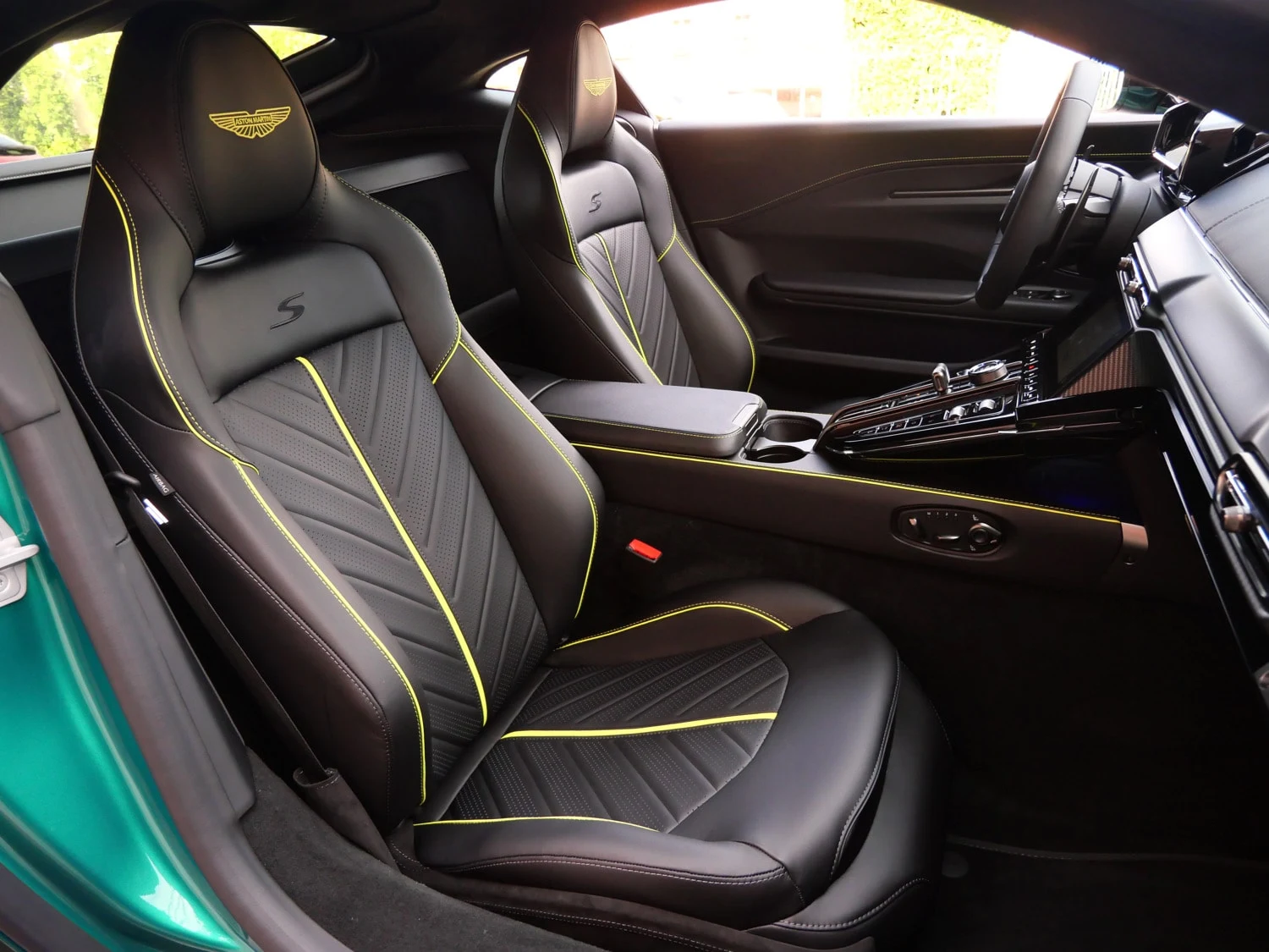 2026 Aston Martin Vantage S interior, seats, Onyx Black - Semi Aniline