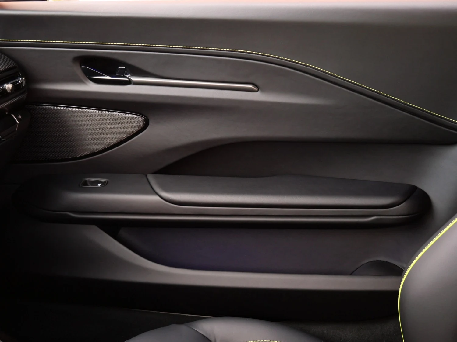 2026 Aston Martin Vantage S interior, door panel, Onyx Black - Semi Aniline