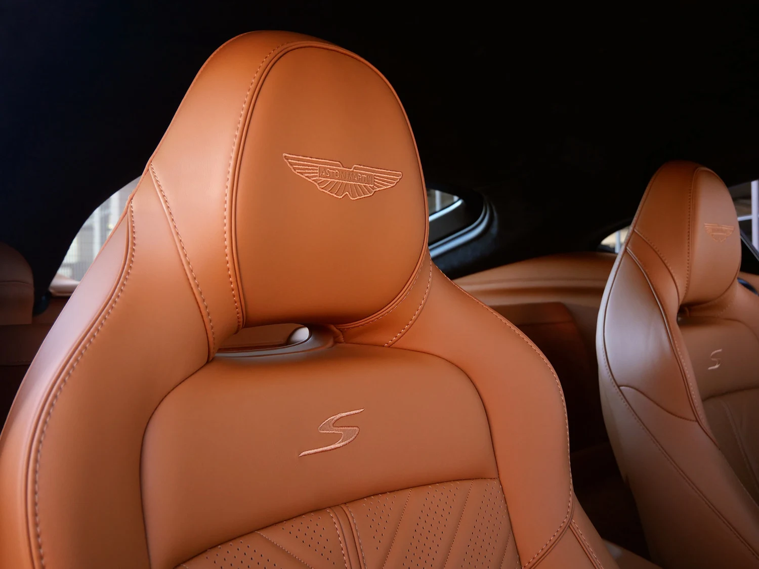 2026 Aston Martin Vantage S interior, seats, Oxford Tan - Semi Aniline