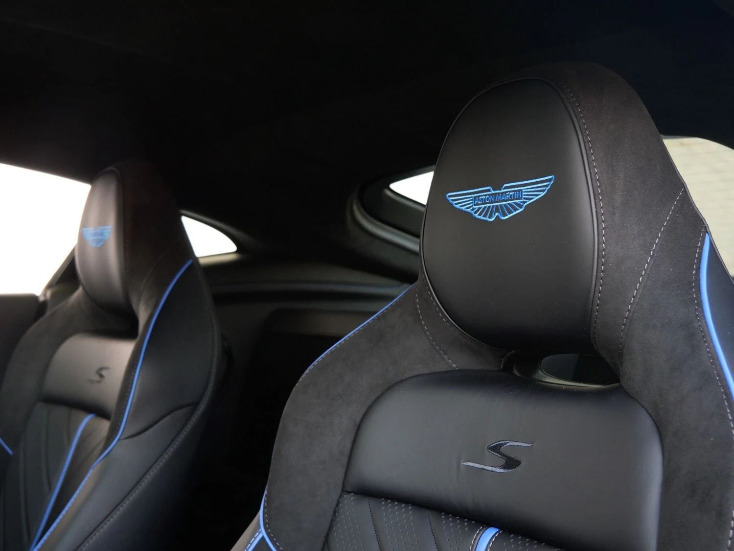 2026 Aston Martin Vantage S interior, seats, Onyx Black - Semi Aniline