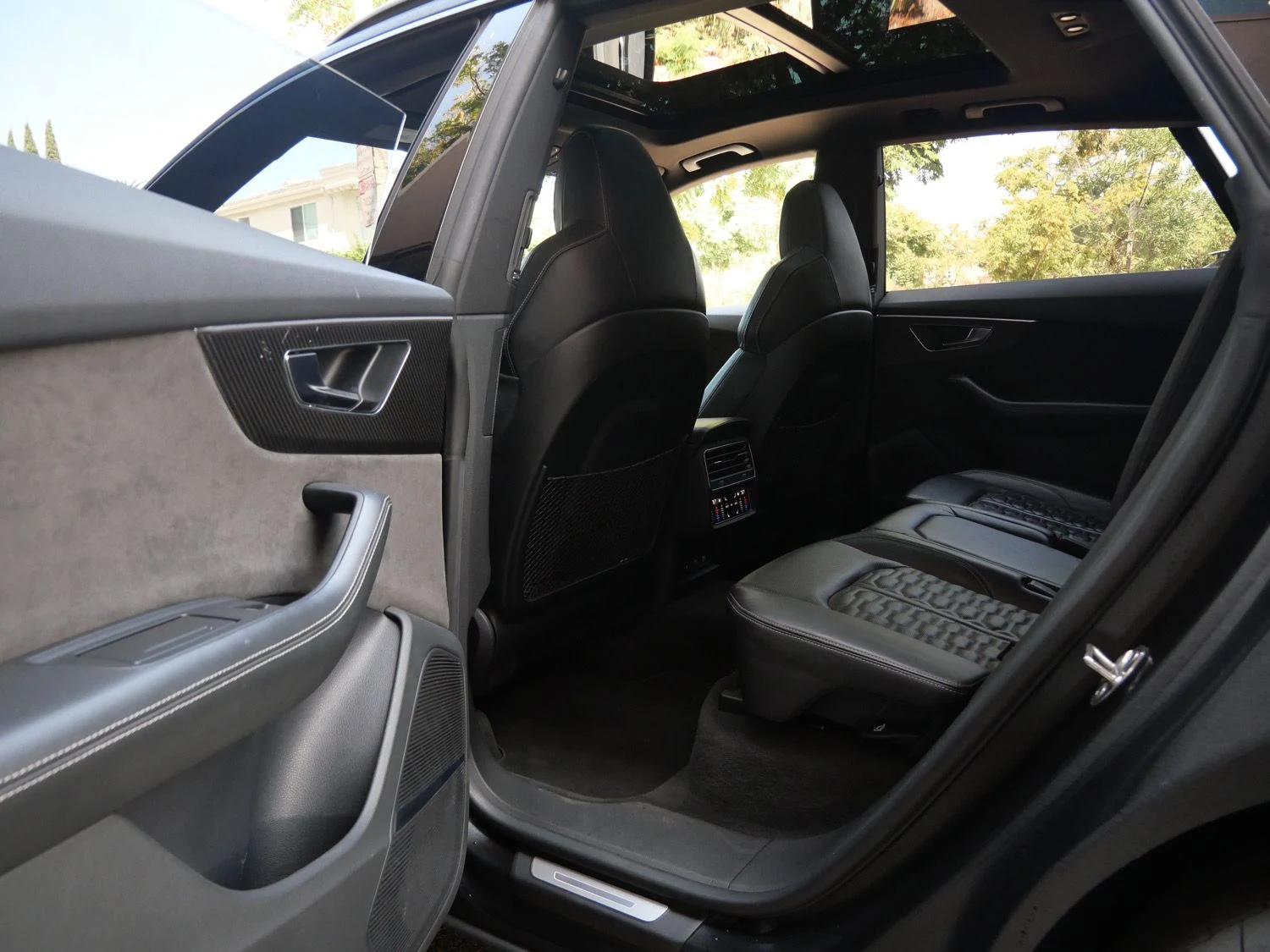 2021 Audi RS Q8 interior, seats, Black