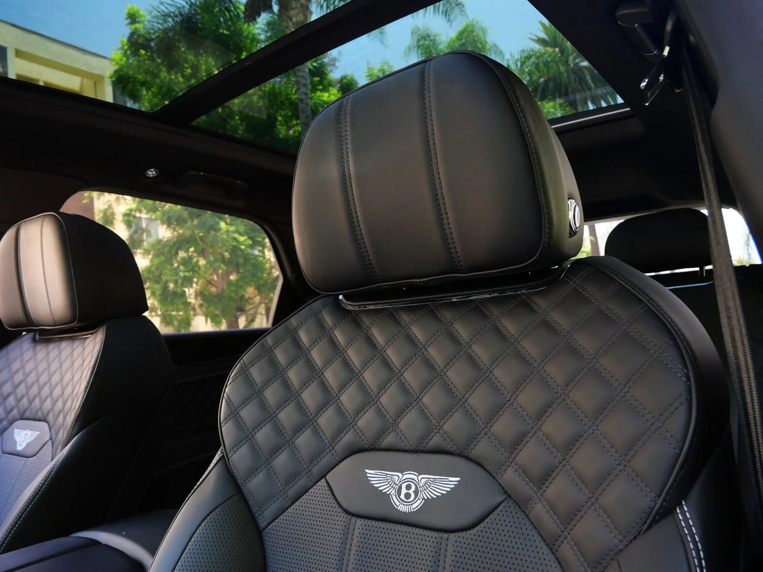 2022 Bentley Bentayga S interior, seats, Beluga