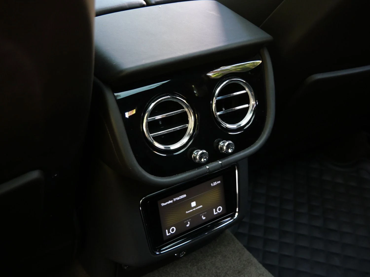 2022 Bentley Bentayga S interior, Beluga