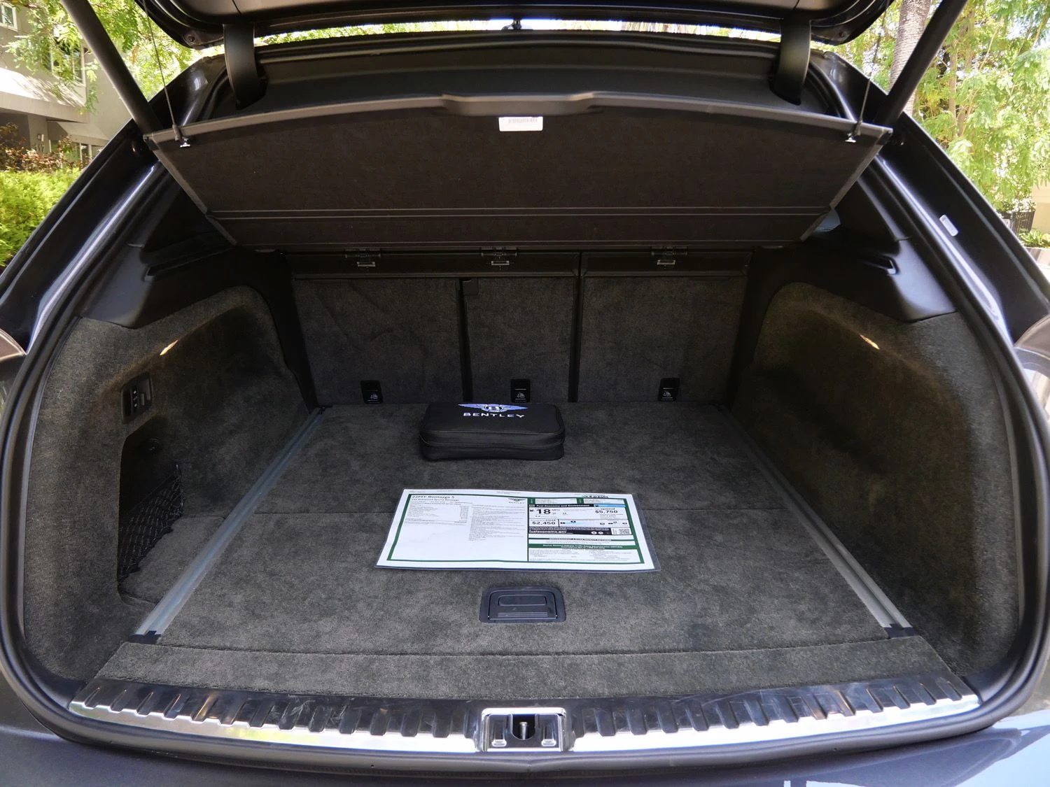 2022 Bentley Bentayga S trunk