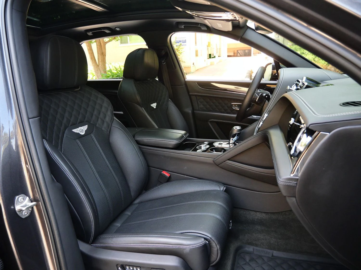 2022 Bentley Bentayga S interior, seats, Beluga