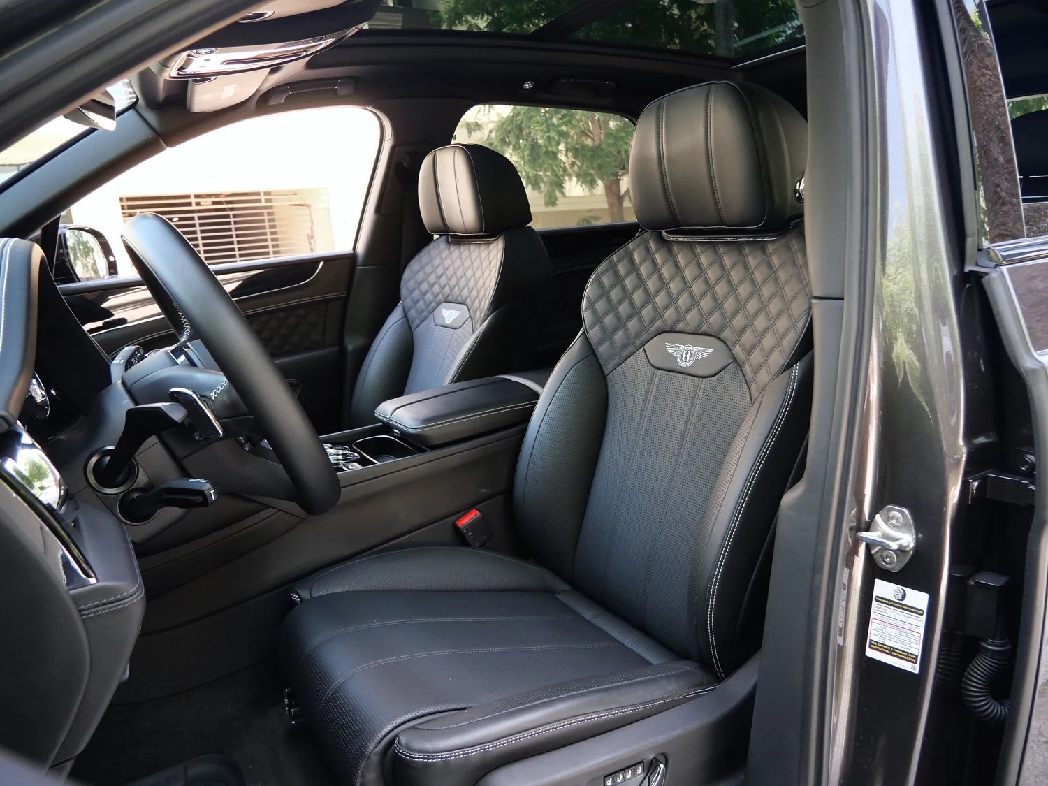 2022 Bentley Bentayga S interior, seats, Beluga
