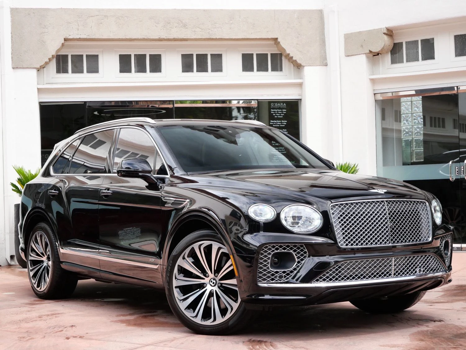 2022 Bentley Bentayga V8 for sale in Beverly Hills, California